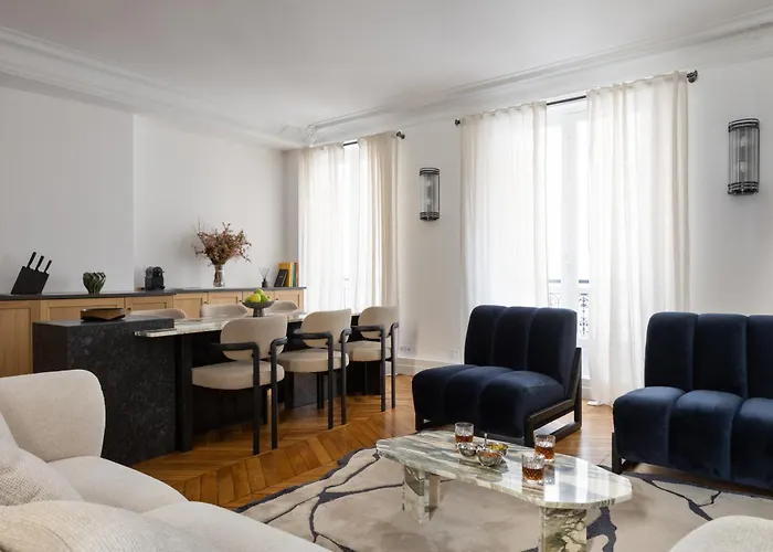 Champs Elysees Montaigne Luxury 2 Bedroom
