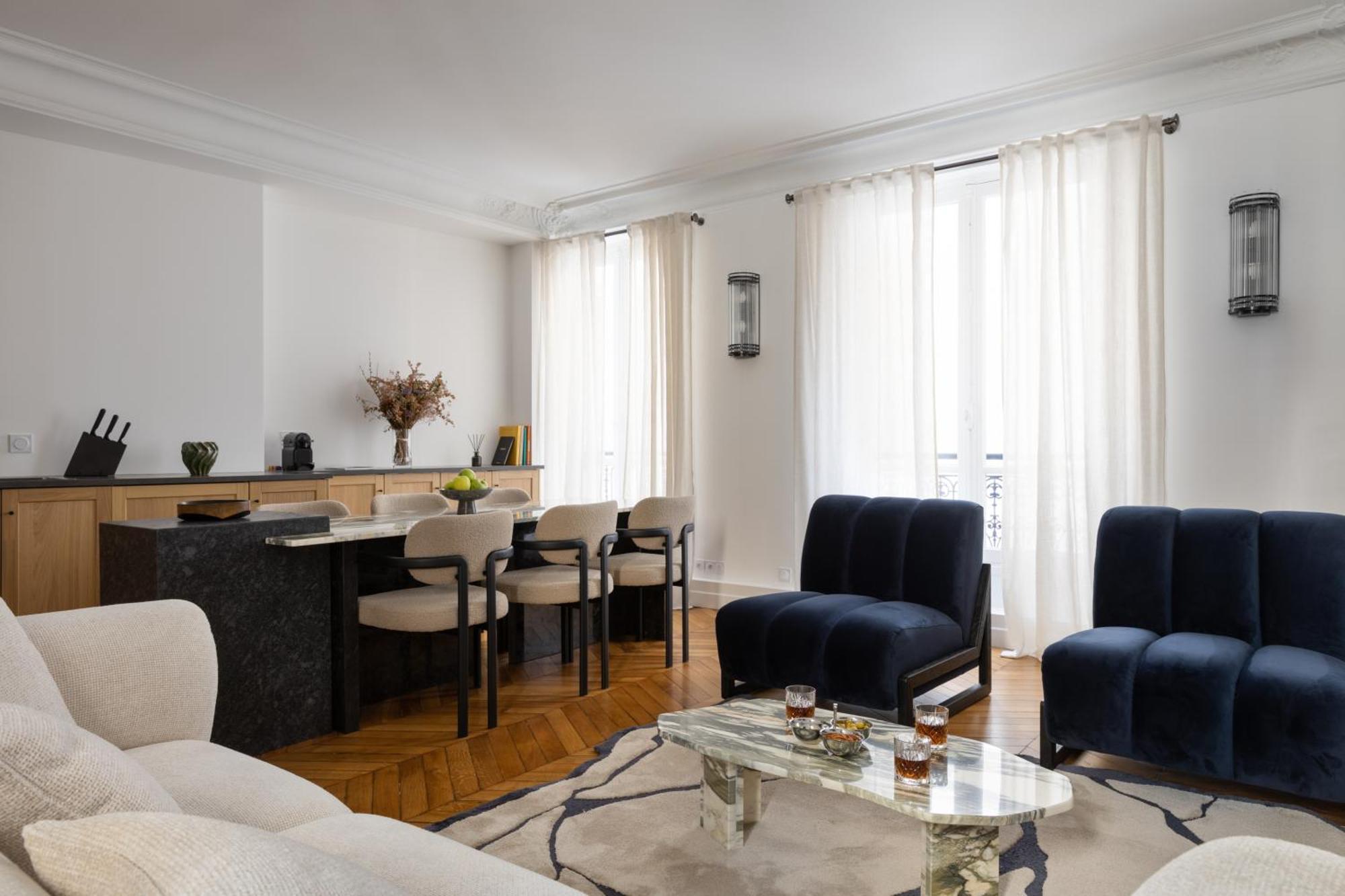 Champs Elysees Montaigne Luxury 2 Bedroom *