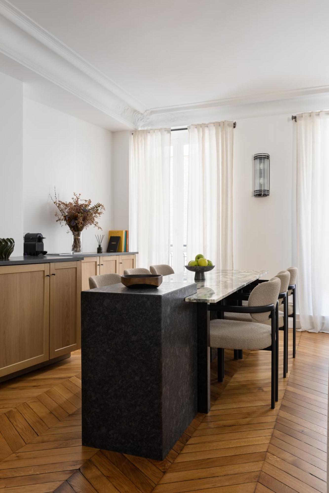 Champs Elysees Montaigne Luxury 2 Bedroom