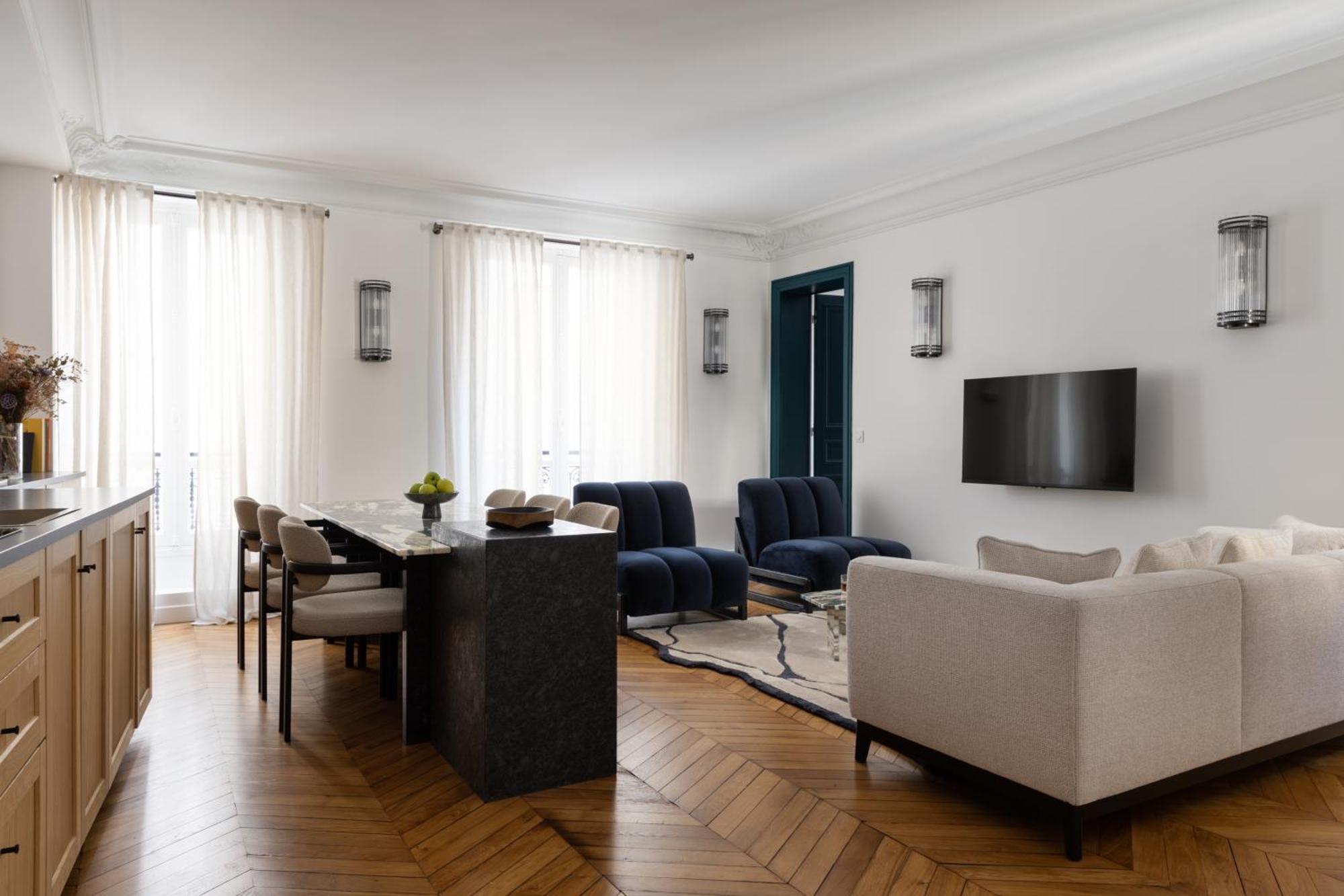 Champs Elysees Montaigne Luxury 2 Bedroom *