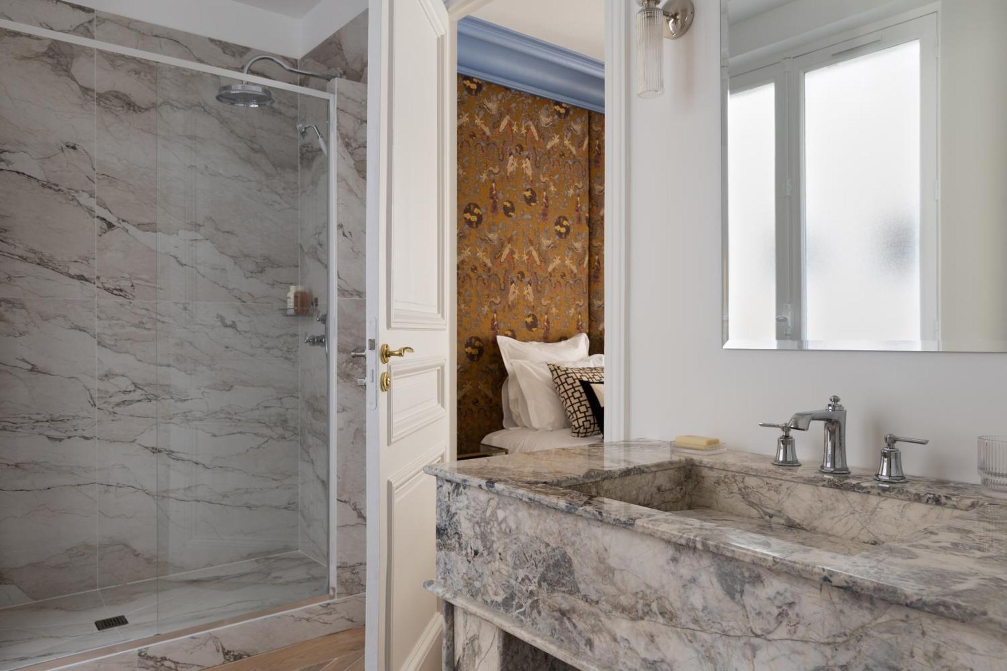 Champs Elysees Montaigne Luxury 2 Bedroom * Parijs